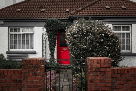 Scarlet Home Scene
